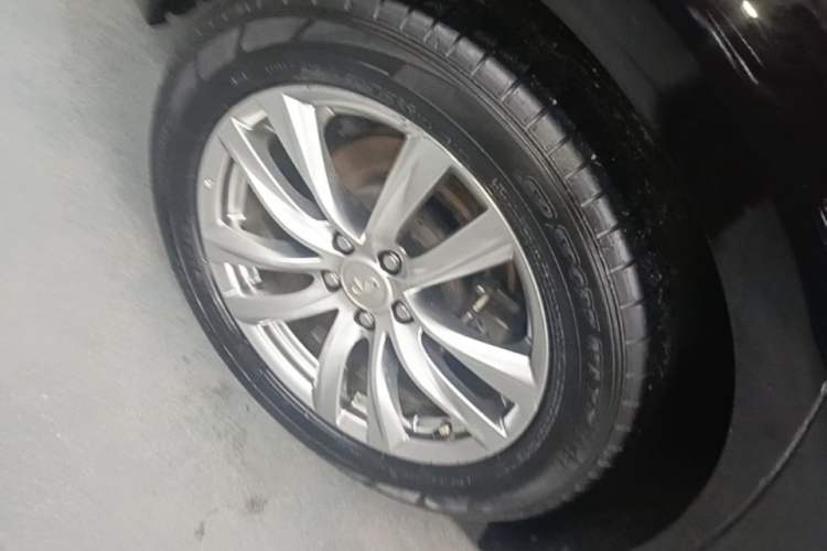 Used Infiniti Q70 2017 Q70L 2.5L Elite Edition Right Rear Wheel Hub