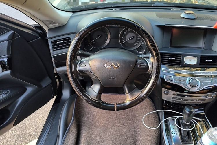 Used Infiniti Q70 2017 Q70L 2.5L Enjoyment Edition Steering Wheel