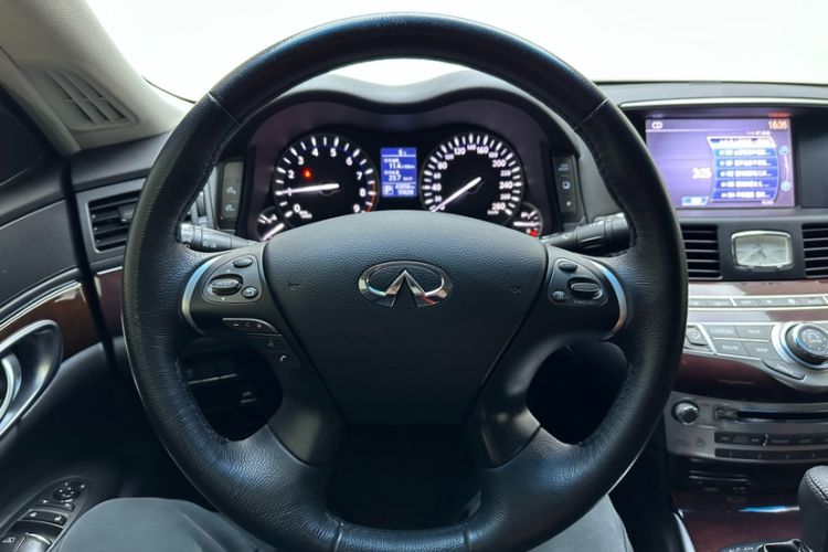 Used Infiniti Q70 2017 Q70L 2.5L Enjoyment Edition Steering Wheel