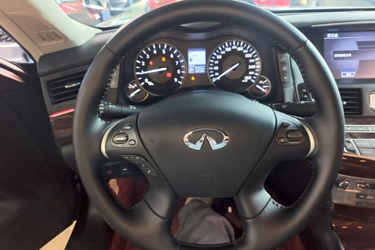 Used Infiniti Q70 2017 Q70L 2.5L Enjoyment Edition Steering Wheel