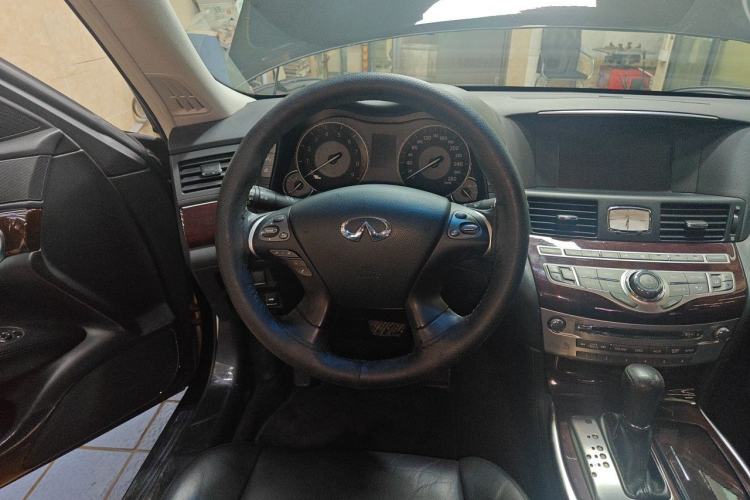 Used Infiniti Q70 2017 Q70L 2.5L Enjoyment Edition Steering Wheel