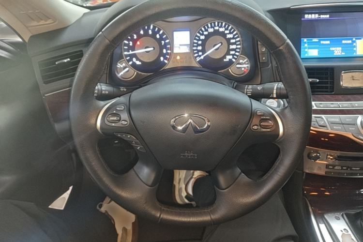 Used Infiniti Q70 2017 Q70L 2.5L Enjoyment Edition Steering Wheel