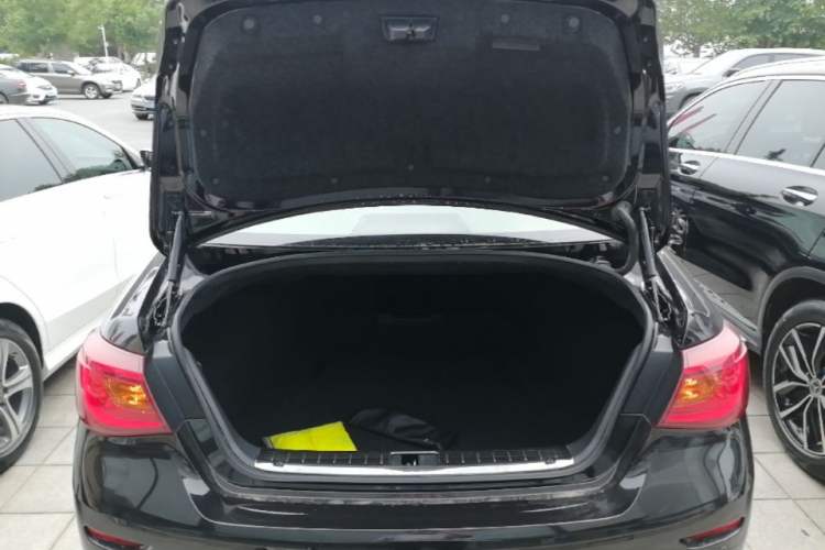 Used Infiniti Q70 2017 Q70L 2.5L Elite Edition Trunk