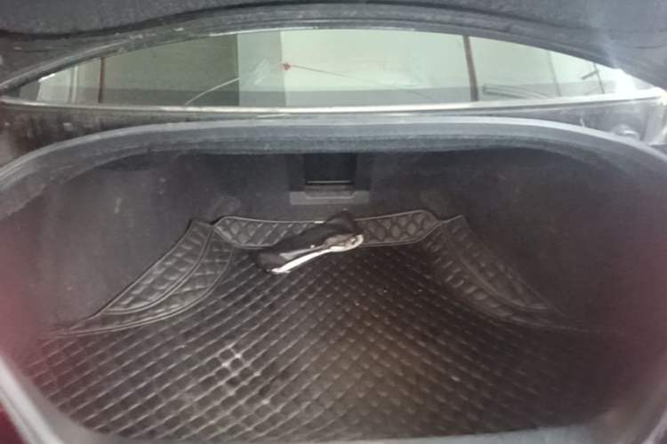 Used Infiniti Q70 2017 Q70L 2.5L Elite Edition Trunk