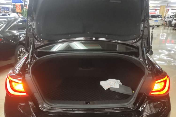 Used Infiniti Q70 2017 Q70L 2.5L Enjoyment Edition Trunk