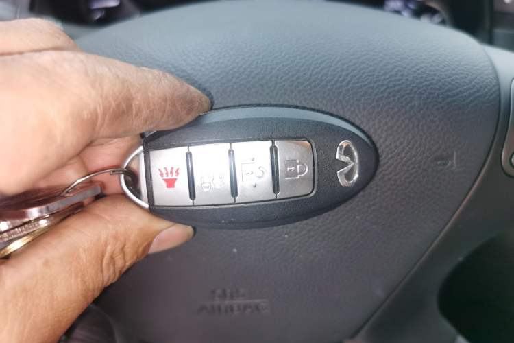 Used Infiniti Q70 2017 Q70L 2.5L Enjoyment Edition Vehicle Key