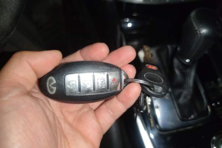 Used Infiniti Q70 2017 Q70L 2.5L Elite Edition Vehicle Key
