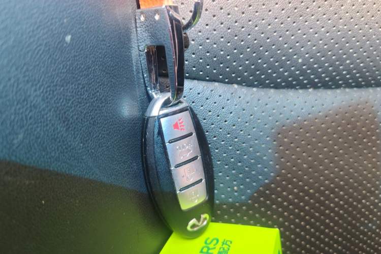 Used Infiniti Q70 2017 Q70L 2.5L Elite Edition Vehicle Key