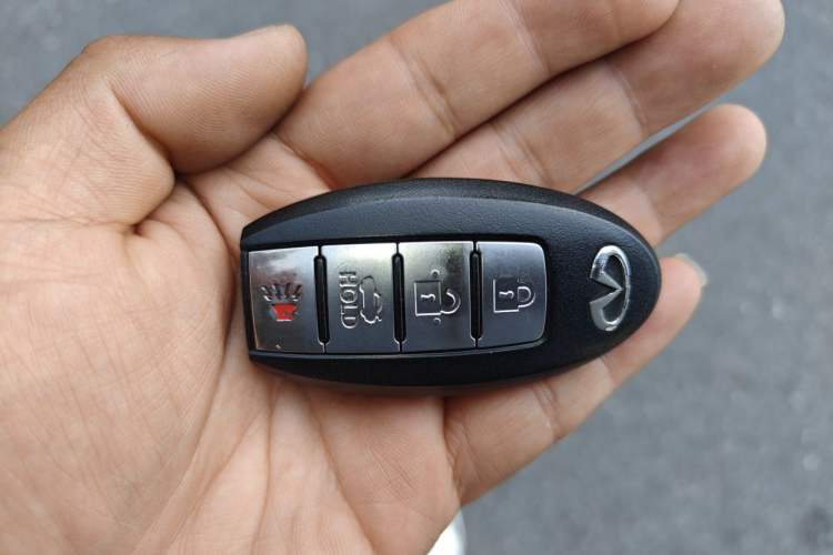 Used Infiniti Q70 2017 Q70L 2.5L Elite Edition Vehicle Key