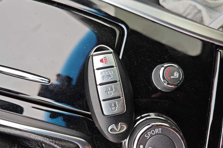Used Infiniti Q70 2017 Q70L 2.5L Elite Edition Vehicle Key