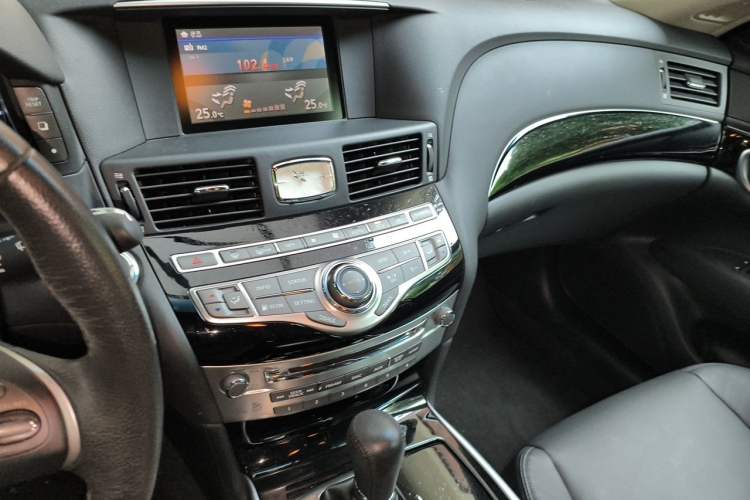 Used Infiniti Q70 2017 Q70L 2.5L Elite Edition Audio And AC Panel