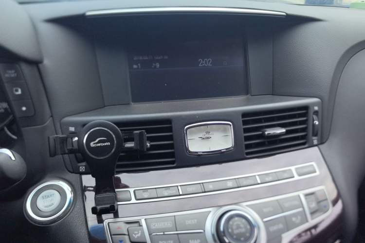 Used Infiniti Q70 2017 Q70L 2.5L Luxury Edition Audio And AC Panel