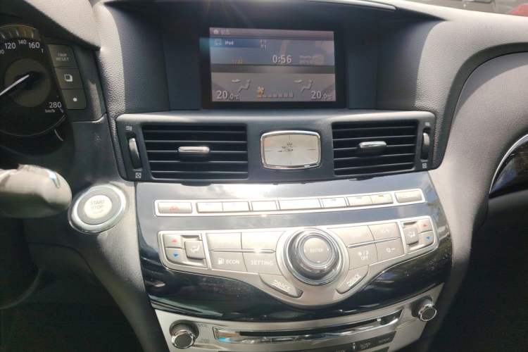 Used Infiniti Q70 2017 Q70L 2.5L Elite Edition Audio And AC Panel