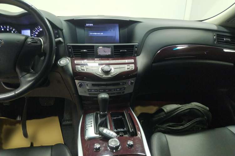 Used Infiniti Q70 2017 Q70L 2.5L Enjoyment Edition Audio And AC Panel