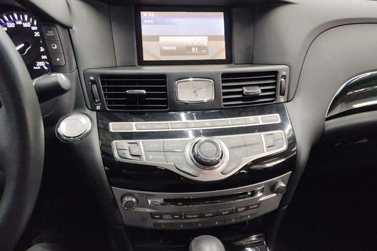 Used Infiniti Q70 2017 Q70L 2.5L Elite Edition Audio And AC Panel