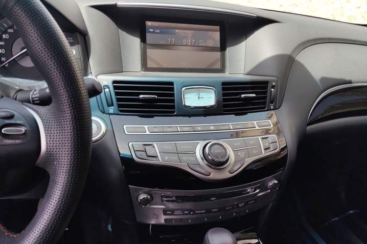 Used Infiniti Q70 2017 Q70L 2.5L Elite Edition Audio And AC Panel