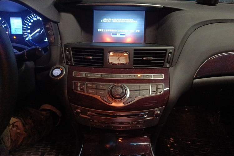 Used Infiniti Q70 2017 Q70L 2.5L Enjoyment Edition Audio And AC Panel