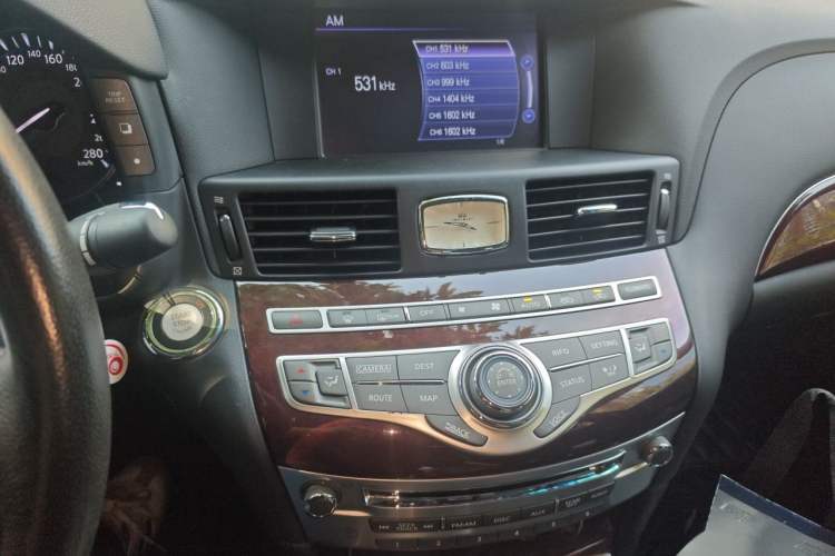 Used Infiniti Q70 2017 Q70L 2.5L Enjoyment Edition Audio And AC Panel