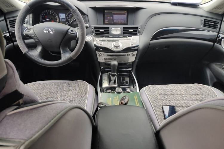 Used Infiniti Q70 2017 Q70L 2.5L Elite Edition Center Console