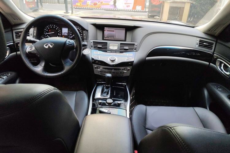 Used Infiniti Q70 2017 Q70L 2.5L Elite Edition Center Console