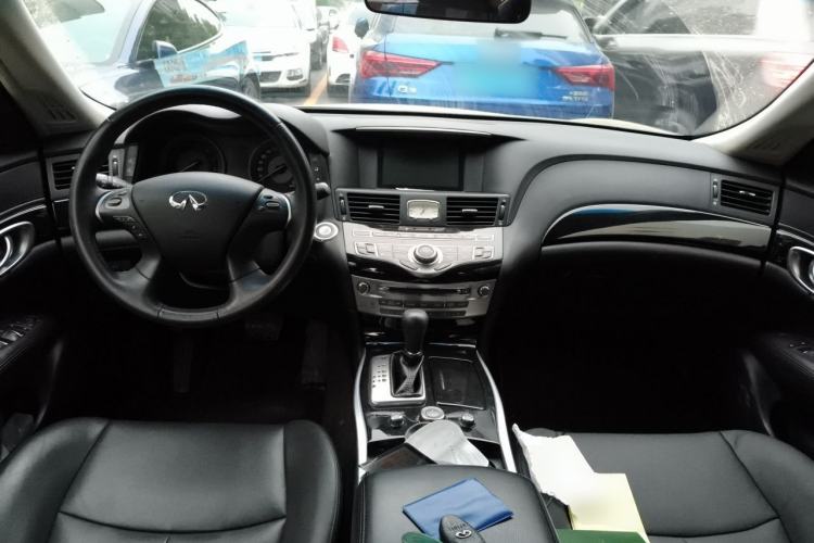 Used Infiniti Q70 2017 Q70L 2.5L Elite Edition Center Console
