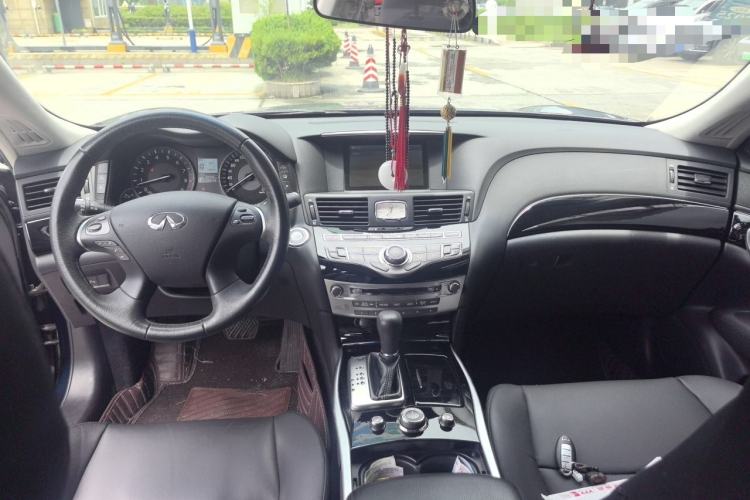Used Infiniti Q70 2017 Q70L 2.5L Elite Edition Center Console