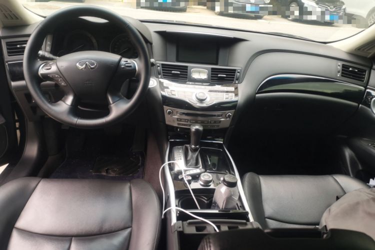 Used Infiniti Q70 2017 Q70L 2.5L Elite Edition Center Console