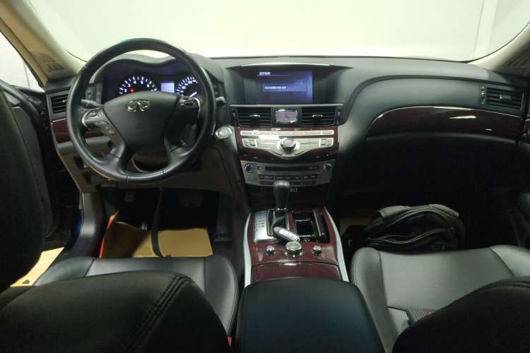 Used Infiniti Q70 2017 Q70L 2.5L Enjoyment Edition Center Console