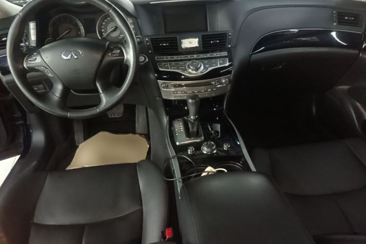 Used Infiniti Q70 2017 Q70L 2.5L Elite Edition Center Console