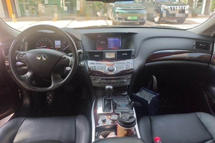 Used Infiniti Q70 2017 Q70L 2.5L Enjoyment Edition Center Console