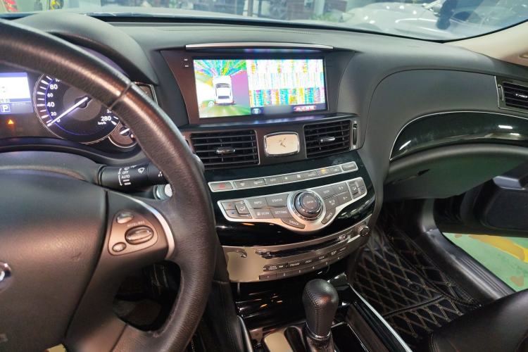 Used Infiniti Q70 2017 Q70L 2.5L Elite Edition Center Console