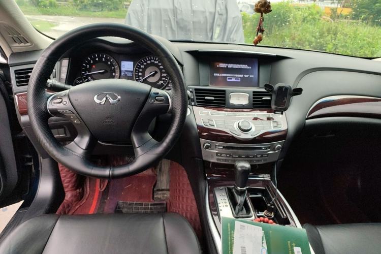 Used Infiniti Q70 2017 Q70L 2.5L Enjoyment Edition Center Console