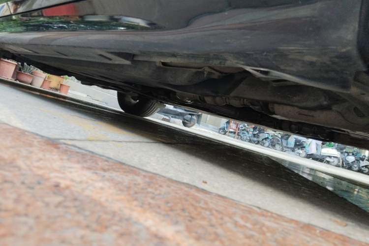Used Infiniti Q70 2017 Q70L 2.5L Elite Edition Chassis Front Right