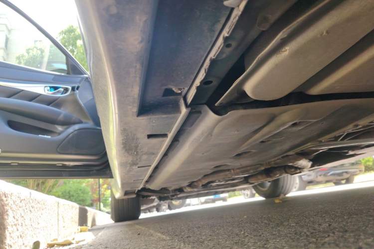Used Infiniti Q70 2017 Q70L 2.5L Elite Edition Chassis Rear Left