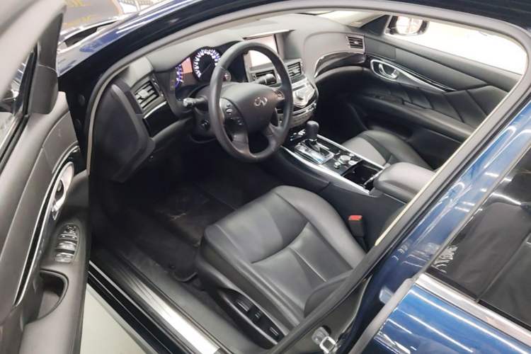 Used Infiniti Q70 2017 Q70L 2.5L Elite Edition Driver Seat