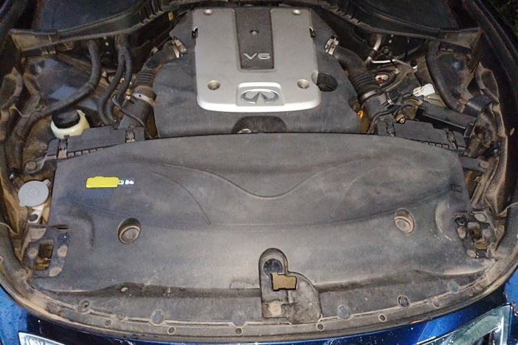 Used Infiniti Q70 2017 Q70L 2.5L Elite Edition Engine Bay