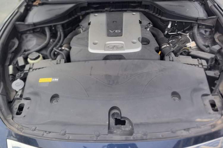 Used Infiniti Q70 2017 Q70L 2.5L Luxury Edition Engine Bay