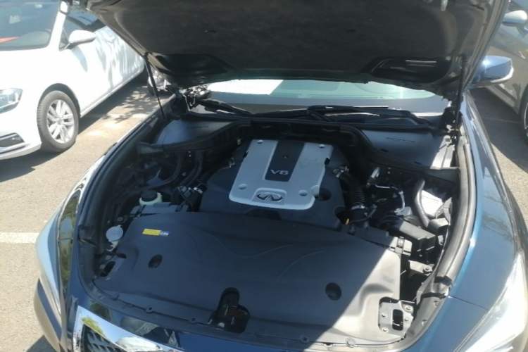 Used Infiniti Q70 2017 Q70L 2.5L Elite Edition Engine Bay
