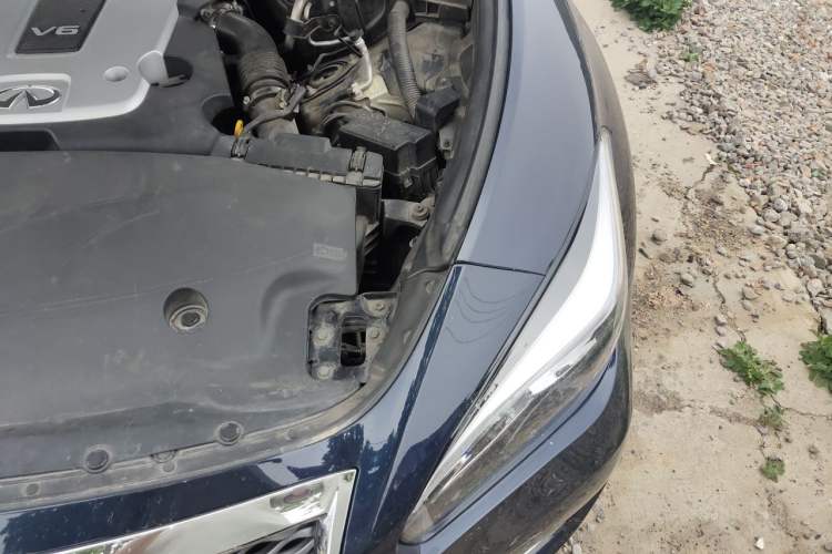 Used Infiniti Q70 2017 Q70L 2.5L Elite Edition Engine Bay Left