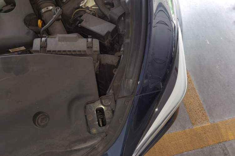 Used Infiniti Q70 2017 Q70L 2.5L Enjoyment Edition Engine Bay Left