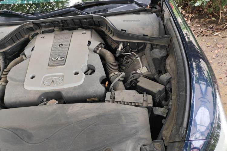 Used Infiniti Q70 2017 Q70L 2.5L Elite Edition Engine Bay Left