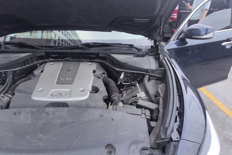 Used Infiniti Q70 2017 Q70L 2.5L Elite Edition Engine Bay Left