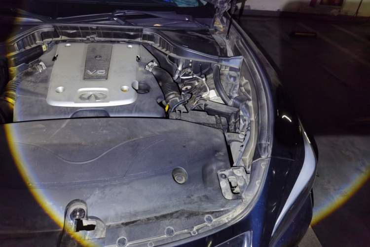 Used Infiniti Q70 2017 Q70L 2.5L Elite Edition Engine Bay Left