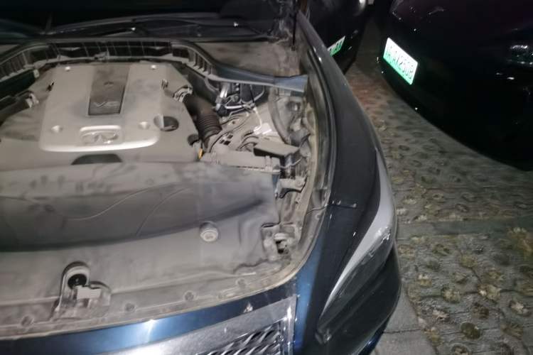 Used Infiniti Q70 2017 Q70L 2.5L Elite Edition Engine Bay Left
