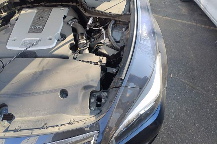 Used Infiniti Q70 2017 Q70L 2.5L Elite Edition Engine Bay Left