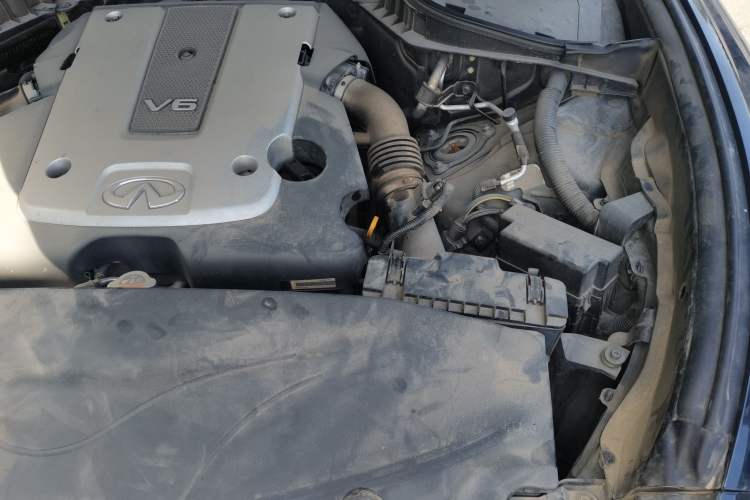 Used Infiniti Q70 2017 Q70L 2.5L Enjoyment Edition Engine Bay Left