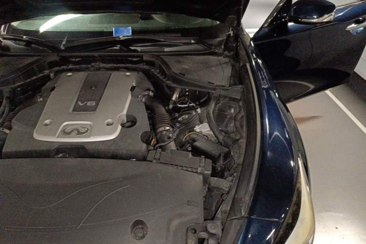 Used Infiniti Q70 2017 Q70L 2.5L Enjoyment Edition Engine Bay Left