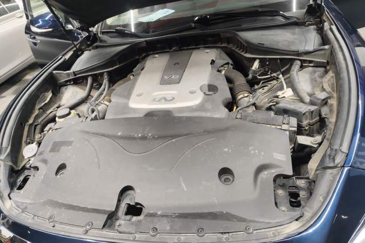 Used Infiniti Q70 2017 Q70L 2.5L Elite Edition Engine Bay