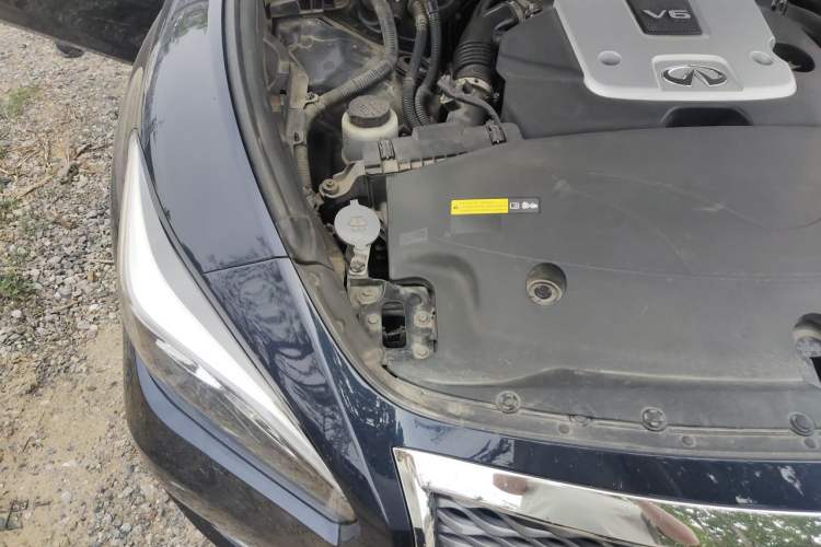 Used Infiniti Q70 2017 Q70L 2.5L Elite Edition Engine Bay Right
