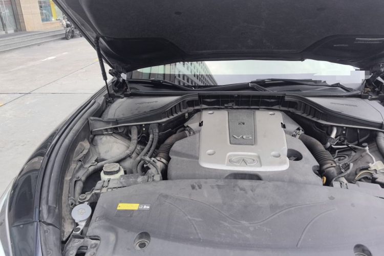 Used Infiniti Q70 2017 Q70L 2.5L Elite Edition Engine Bay Right